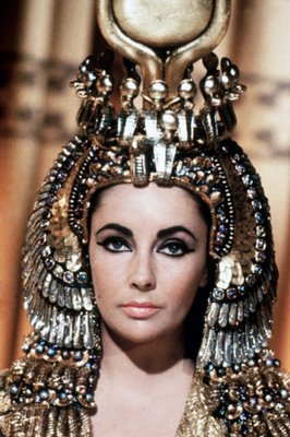 Liz Taylor (Cleopatra)_01.jpg